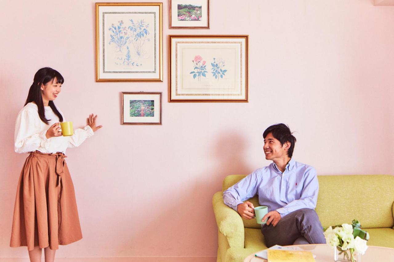 Omo7 Asahikawa By Hoshino Resorts Bagian luar foto A couple in a living room