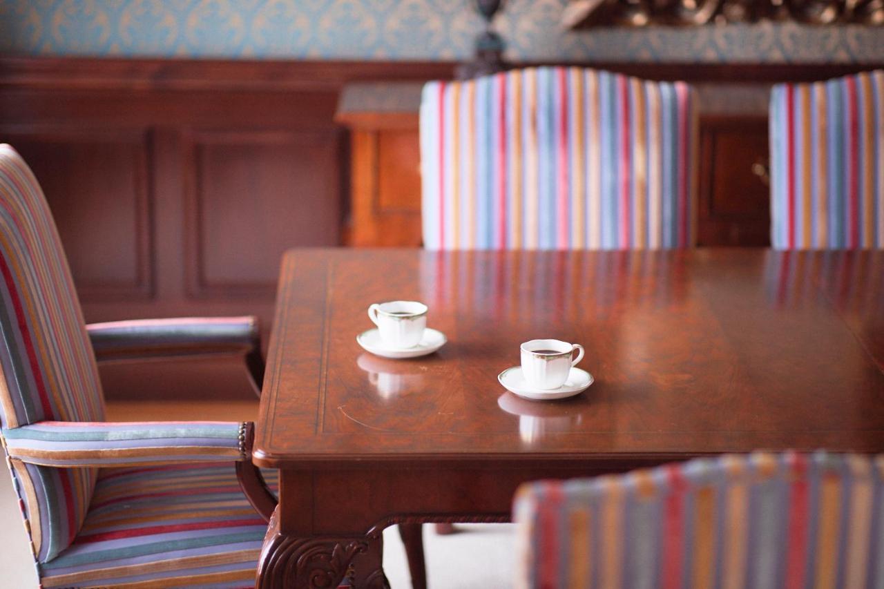 Omo7 Asahikawa By Hoshino Resorts Bagian luar foto A table at a café