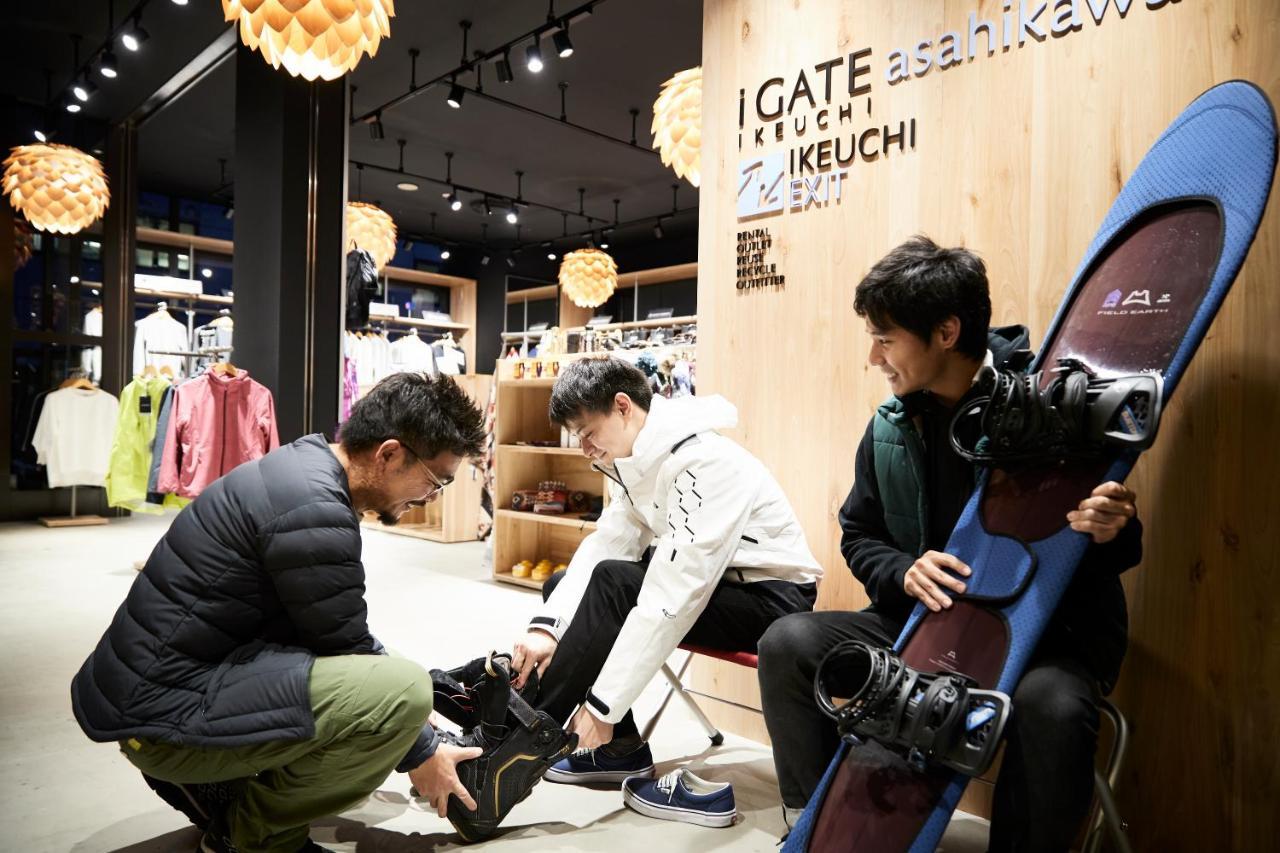 Omo7 Asahikawa By Hoshino Resorts Bagian luar foto Fitting a snowboard boot